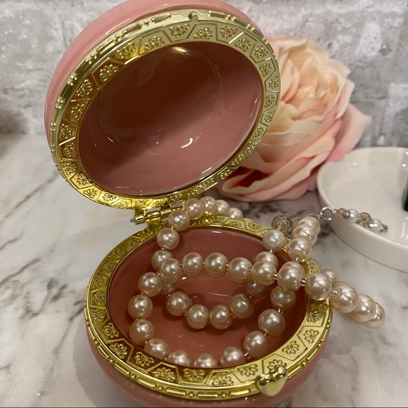 Pastel Pink French Macaron Jewelry Box - Picture 4 of 4